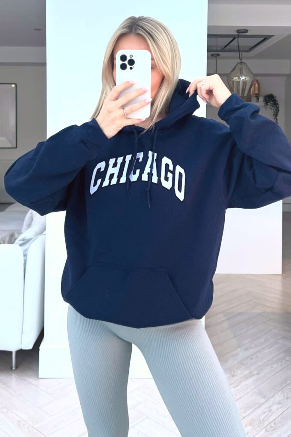 STYLISH CHICAGO HOOD