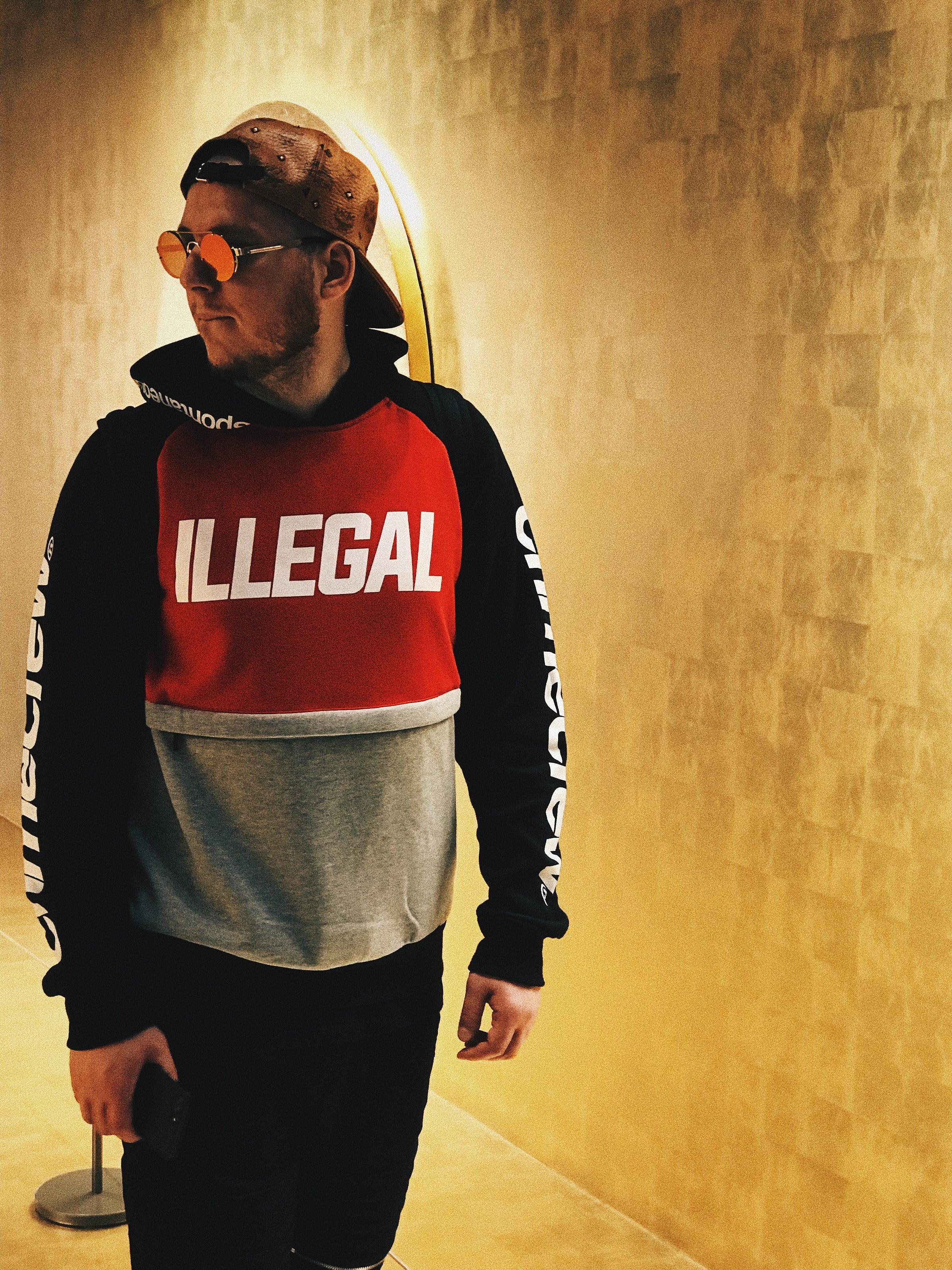 ILLEGAL STYLISH HOOD